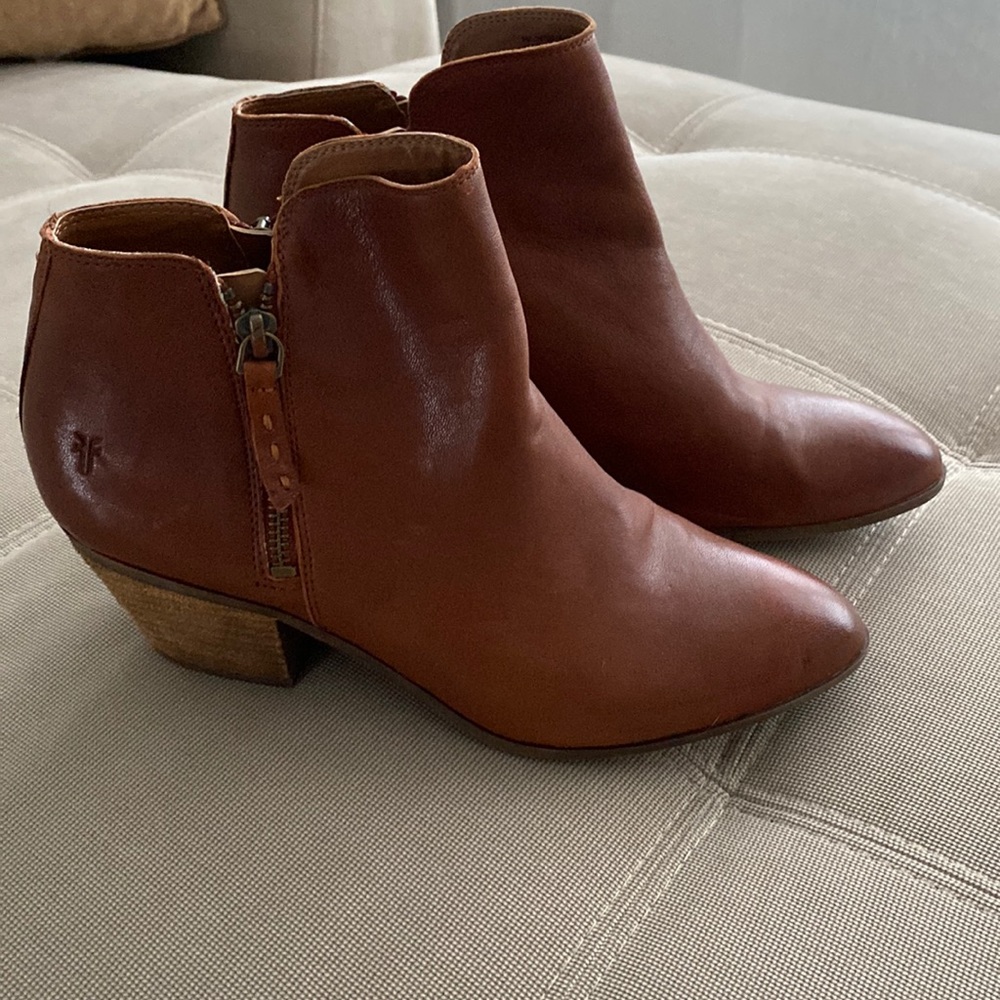 Frye leather booties brown in size 9